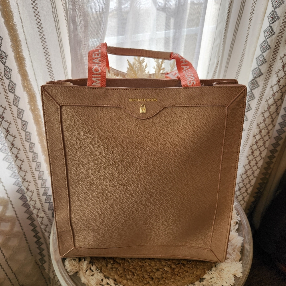 Michael Kors Tote